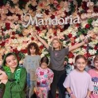 Dzieci na wycieczce do Mandorii na półkoloniach zimowych w Łodzi organizowanych przez Baby English Center
