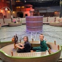 Dzieci podczas zabaw na wycieczce w mandorii na półkoloniach zimowych w Łodzi organizowanych przez Baby English Center